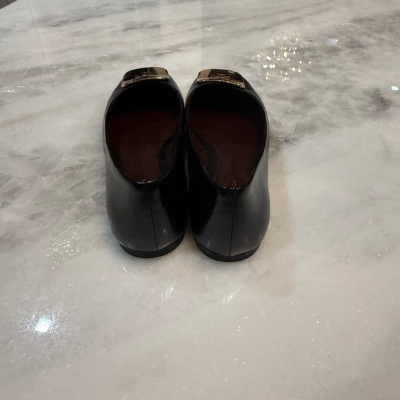 Tory Burch Black Flats with Gold Emblem - Picture 5 of 5